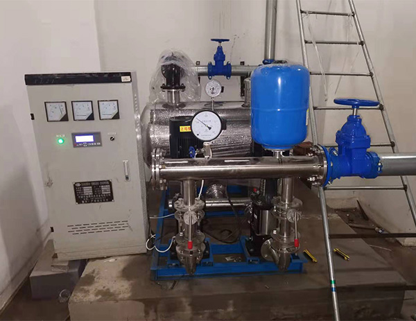 1633936202592216.jpg 不銹鋼無負(fù)壓供水設(shè)備3.jpg